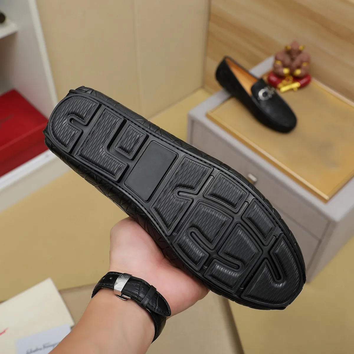 Men's shoes 💰360 🕷🕷【Ferragamo】Ferragamo Popular fashionable casual slip-on shoes🇨🇳Official website counter 1:1 production, original mold opening💯Good quality visible, imported high-end first-layer calfskin, luxurious pigskin lining🌿Very clear texture, high-quality waterproof, non-slip and wear-resistant outsole🎋High quality and low price, truly handmade🍓Color, code number 38-45